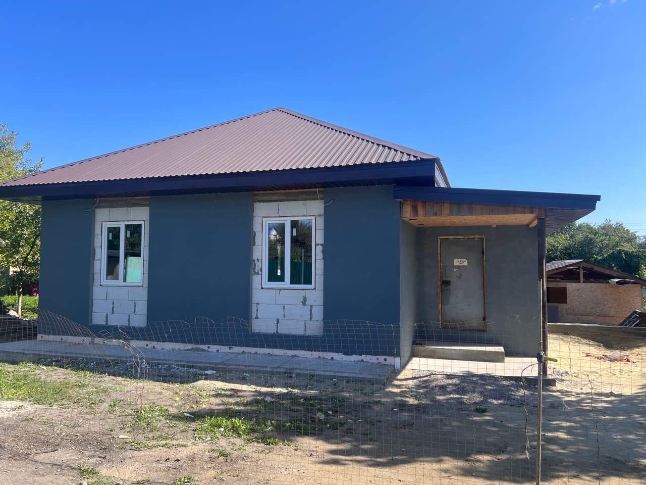 Цоколь дома после отделки декоративной плиткой 90 м² — Пенза
